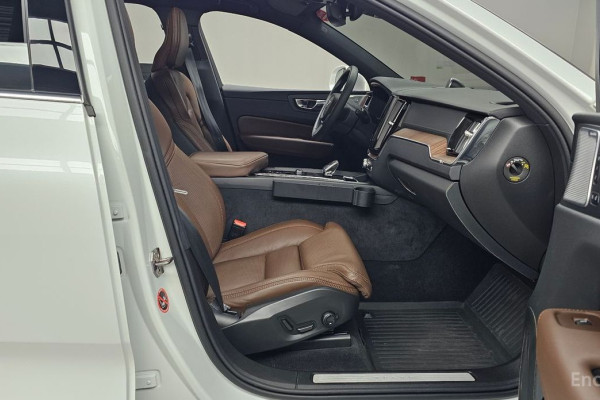 2021 Volvo XC60 с пробегом 26 581 км