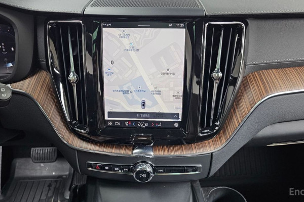 2021 Volvo XC60 с пробегом 26 581 км