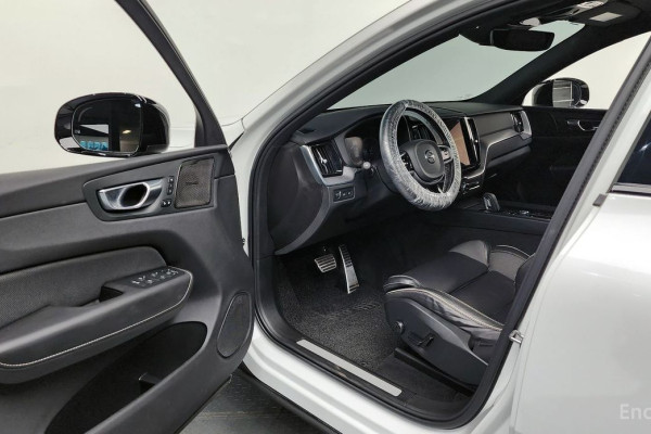 2020 Volvo XC60 с пробегом 50 455 км