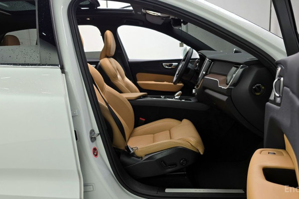 2023 Volvo XC60 с пробегом 19 830 км