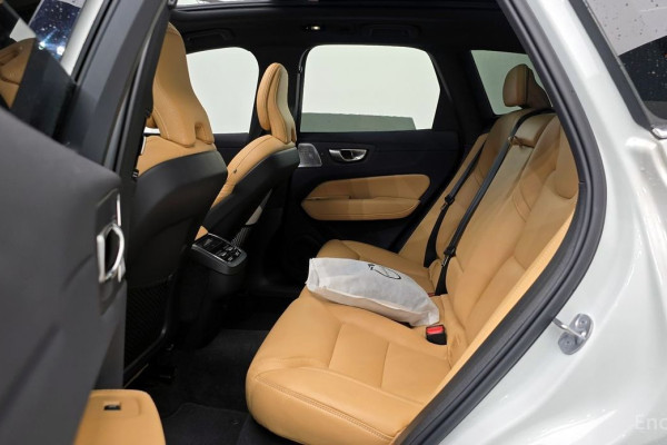 2023 Volvo XC60 с пробегом 19 830 км