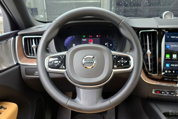 2023 Volvo XC60 с пробегом 19 830 км