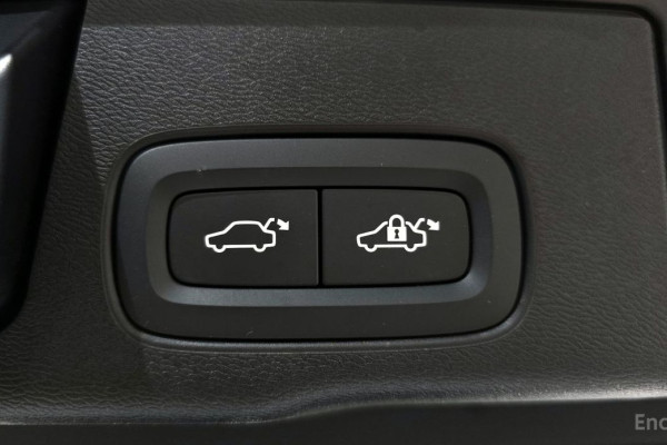 2023 Volvo XC60 с пробегом 19 830 км