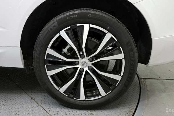 2023 Volvo XC60 с пробегом 19 830 км