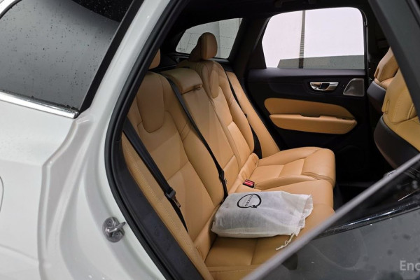 2023 Volvo XC60 с пробегом 19 830 км