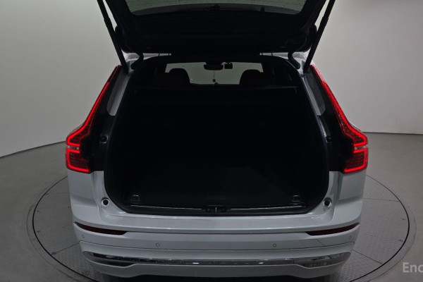 2023 Volvo XC60 с пробегом 19 830 км