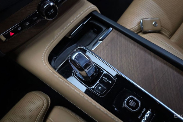 2018 Volvo XC90 с пробегом 100 739 км