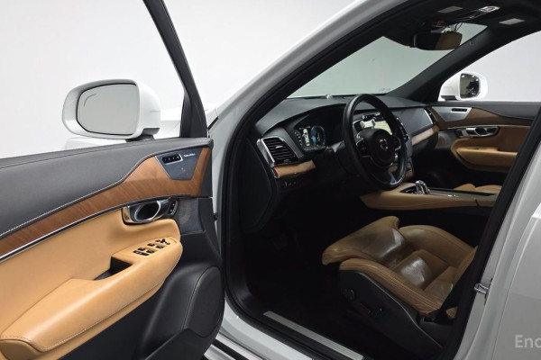 2018 Volvo XC90 с пробегом 100 739 км