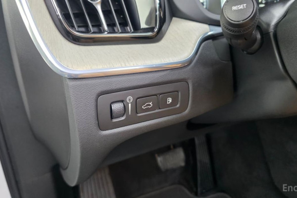 2020 Volvo XC60 с пробегом 94 128 км