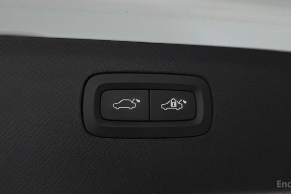 2018 Volvo XC90 с пробегом 100 739 км