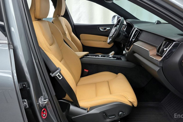 2021 Volvo XC60 с пробегом 26 761 км