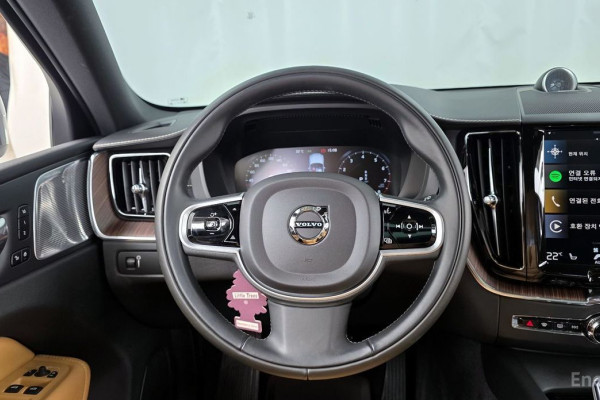 2021 Volvo XC60 с пробегом 26 761 км
