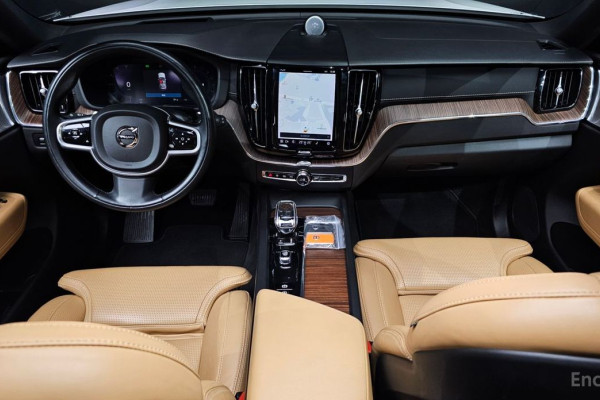 2021 Volvo XC60 с пробегом 53 663 км