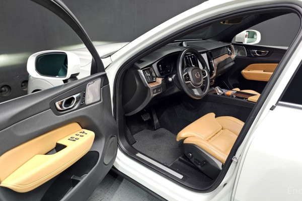 2021 Volvo XC60 с пробегом 53 663 км