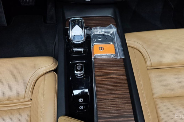 2021 Volvo XC60 с пробегом 53 663 км