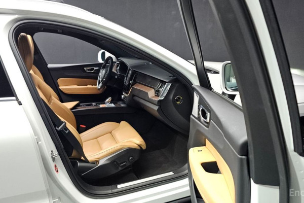 2021 Volvo XC60 с пробегом 53 663 км