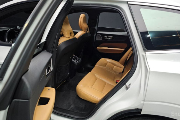 2021 Volvo XC60 с пробегом 53 663 км