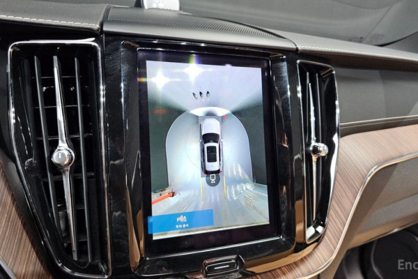 2021 Volvo XC60 с пробегом 53 663 км