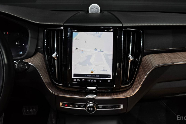 2021 Volvo XC60 с пробегом 53 663 км