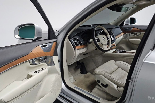 2020 Volvo XC90 с пробегом 63 012 км