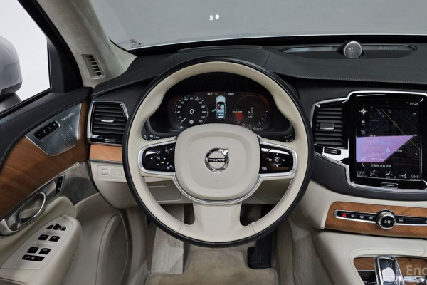 2020 Volvo XC90 с пробегом 63 012 км