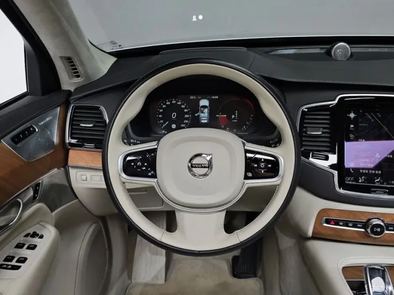 2020 Volvo XC90 с пробегом 63 012 км
