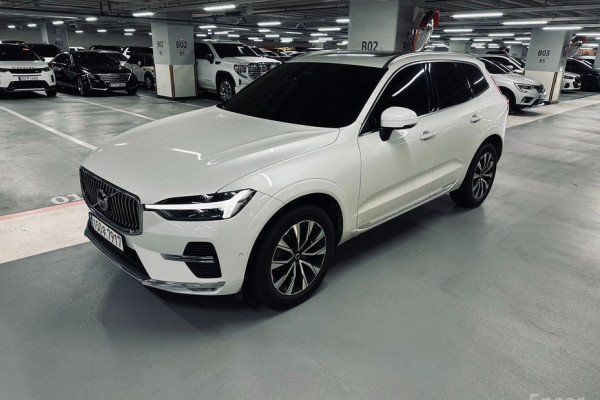 2023 Volvo XC60 с пробегом 33 528 км