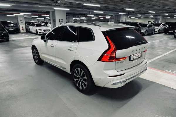 2023 Volvo XC60 с пробегом 33 528 км