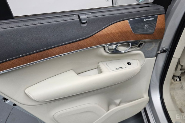 2020 Volvo XC90 с пробегом 63 012 км