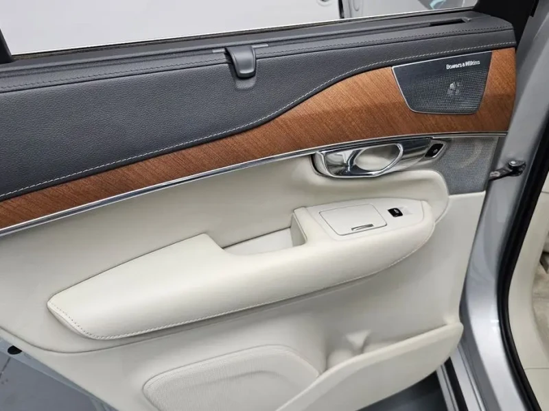 2020 Volvo XC90 с пробегом 63 012 км