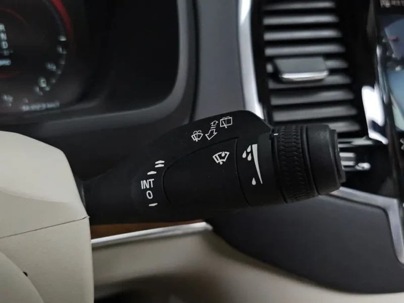 2020 Volvo XC90 с пробегом 63 012 км
