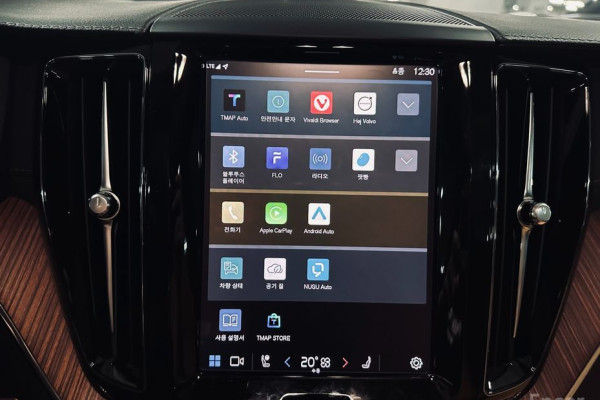 2023 Volvo XC60 с пробегом 33 528 км