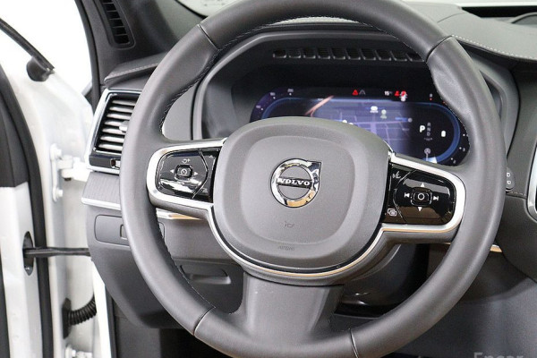 2024 Volvo XC90 с пробегом 38 559 км