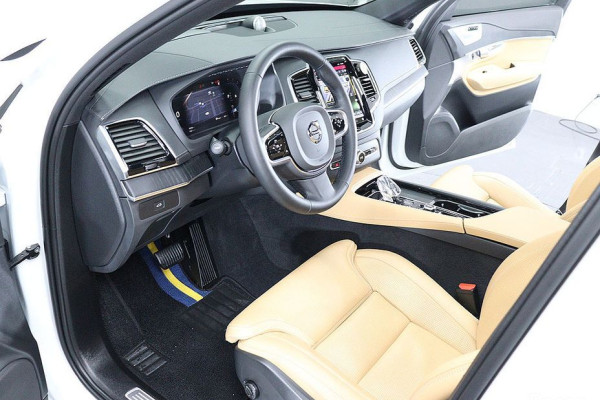 2024 Volvo XC90 с пробегом 38 559 км