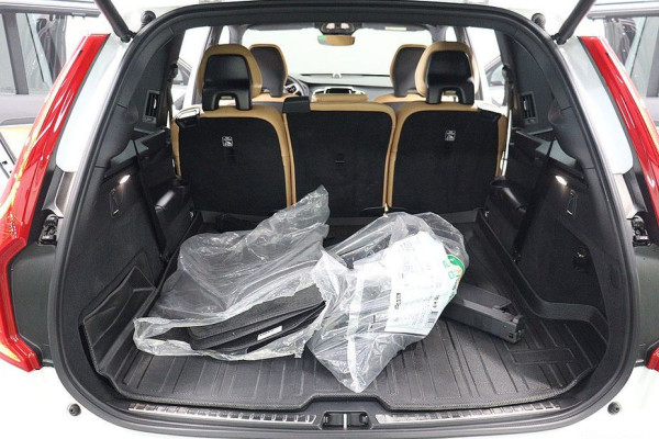 2024 Volvo XC90 с пробегом 38 559 км