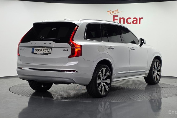 2022 Volvo XC90 с пробегом 41 949 км