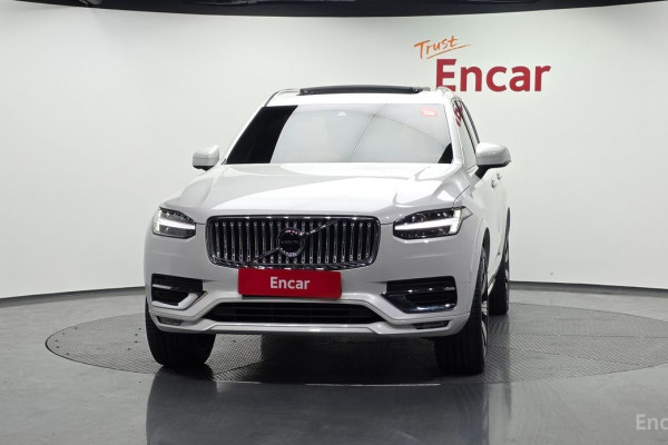 2022 Volvo XC90 с пробегом 41 949 км