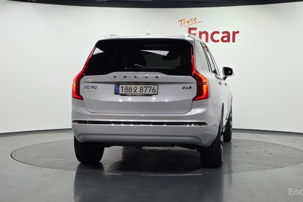 2022 Volvo XC90 с пробегом 41 949 км