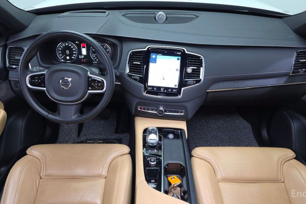 2022 Volvo XC90 с пробегом 41 949 км