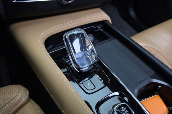 2022 Volvo XC90 с пробегом 41 949 км