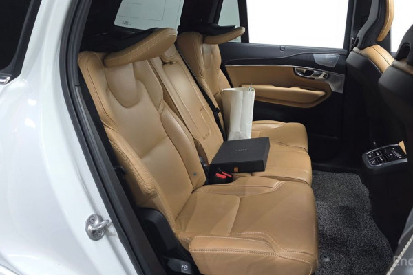 2022 Volvo XC90 с пробегом 41 949 км