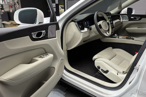 2026 Volvo XC60 с пробегом 5 544 км