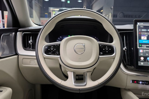 2026 Volvo XC60 с пробегом 5 544 км