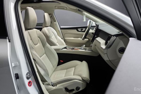 2026 Volvo XC60 с пробегом 5 544 км