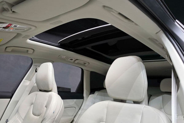 2026 Volvo XC60 с пробегом 5 544 км