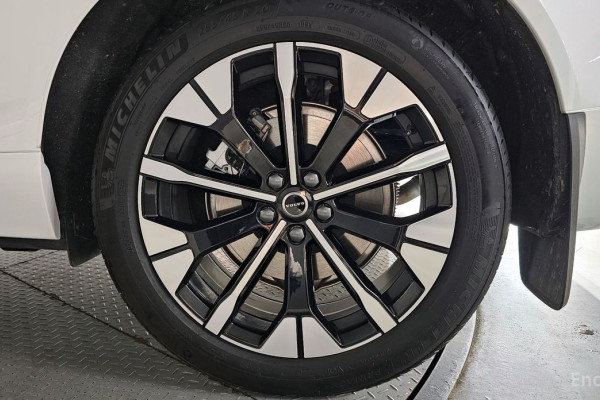 2026 Volvo XC60 с пробегом 5 544 км