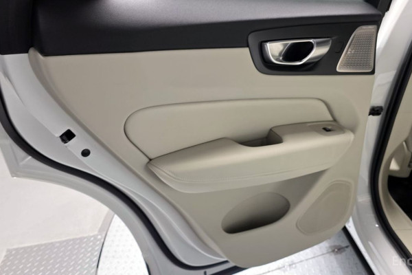 2026 Volvo XC60 с пробегом 5 544 км