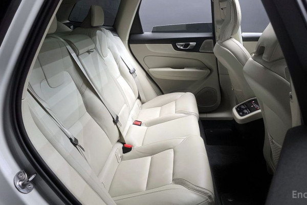 2026 Volvo XC60 с пробегом 5 544 км