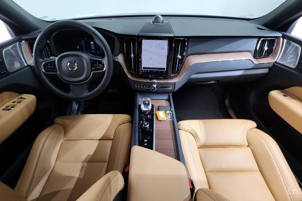 2024 Volvo XC60 с пробегом 29 375 км