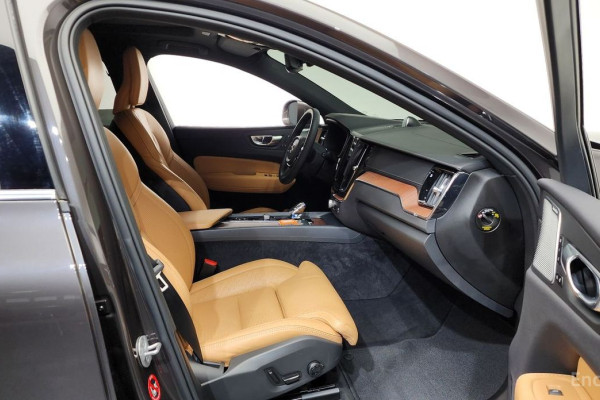 2024 Volvo XC60 с пробегом 29 375 км